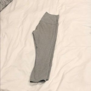 Lululemon wonder under crop
